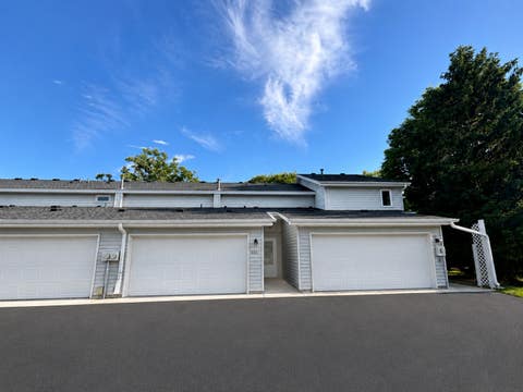 Townhouse For Sale - 1013 124th Circle<br/> Minneapolis, MN 55448