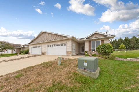 Townhouse For Sale - 418 Buckshot Court<br/> Goodhue County, Kenyon, MN 55946