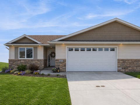 Townhouse For Sale - 413 Fawn Run<br/> Kenyon, MN 55946