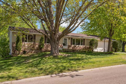 Homes For Sale - 19055 Jordan Trail<br/> Dakota County, Lakeville, MN 55044