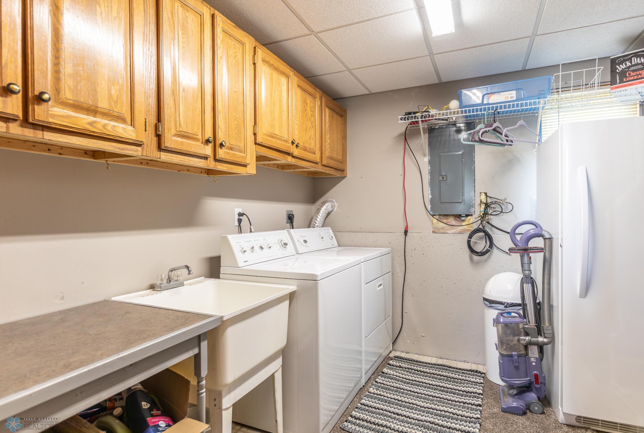 Fargo, North Dakota 58104, United States, 4 Bedrooms Bedrooms, ,3 BathroomsBathrooms,Residential,Active,159022