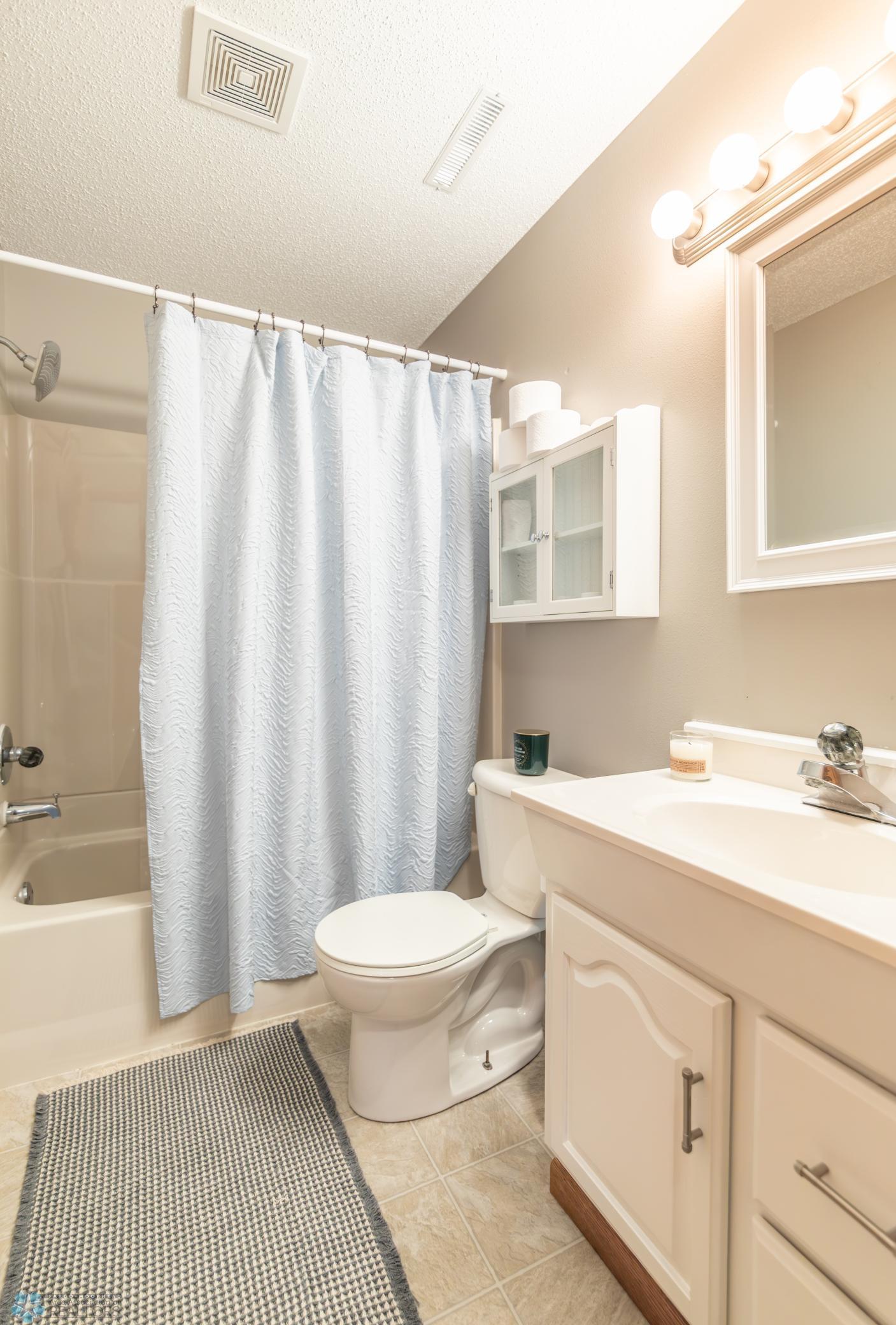 Fargo, North Dakota 58104, United States, 4 Bedrooms Bedrooms, ,3 BathroomsBathrooms,Residential,Active,159022