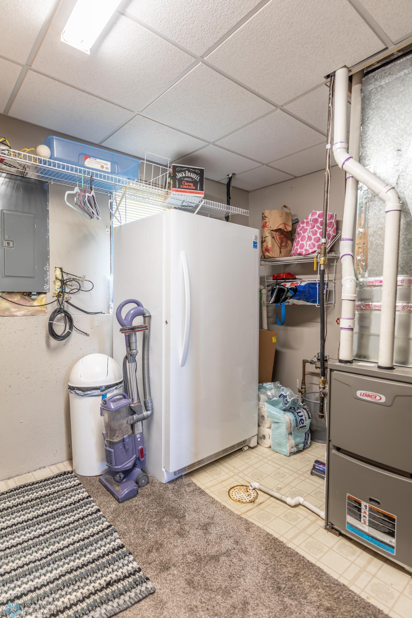 Fargo, North Dakota 58104, United States, 4 Bedrooms Bedrooms, ,3 BathroomsBathrooms,Residential,Active,159022