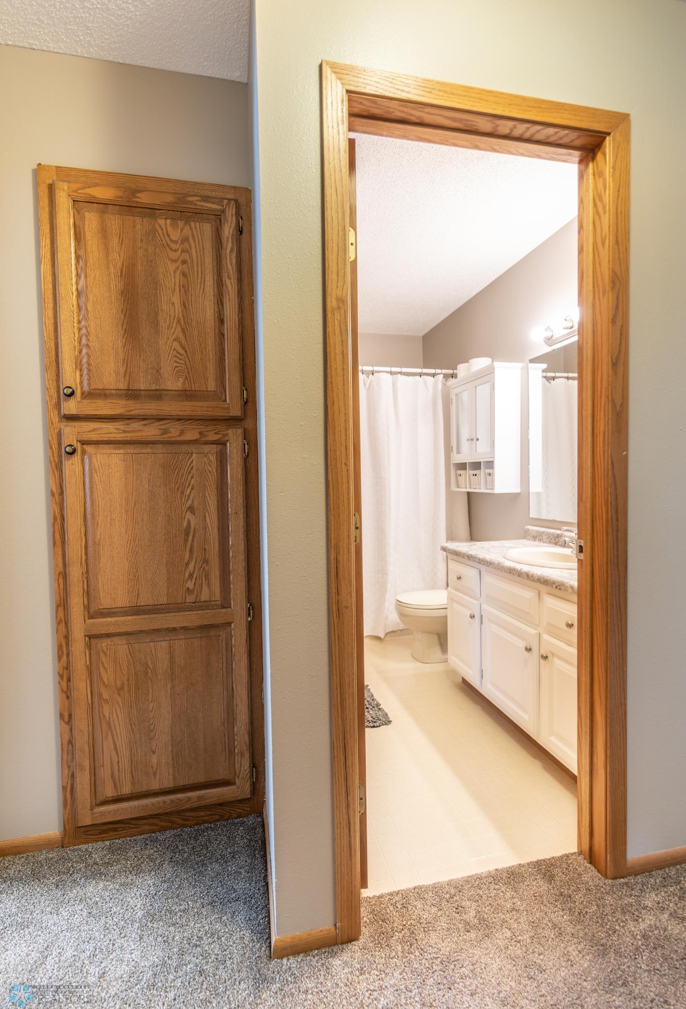 Fargo, North Dakota 58104, United States, 4 Bedrooms Bedrooms, ,3 BathroomsBathrooms,Residential,Active,159022