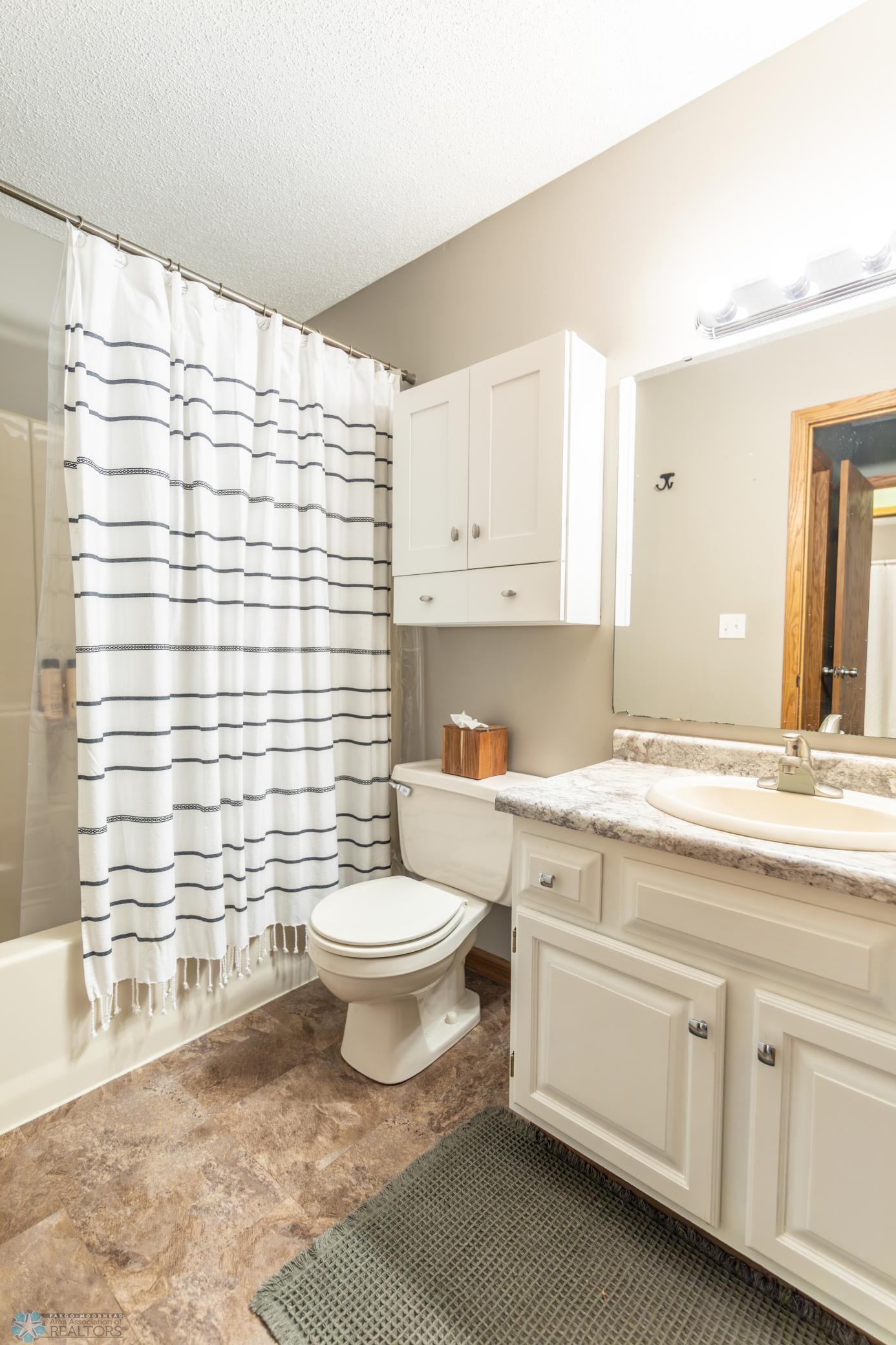 Fargo, North Dakota 58104, United States, 4 Bedrooms Bedrooms, ,3 BathroomsBathrooms,Residential,Active,159022