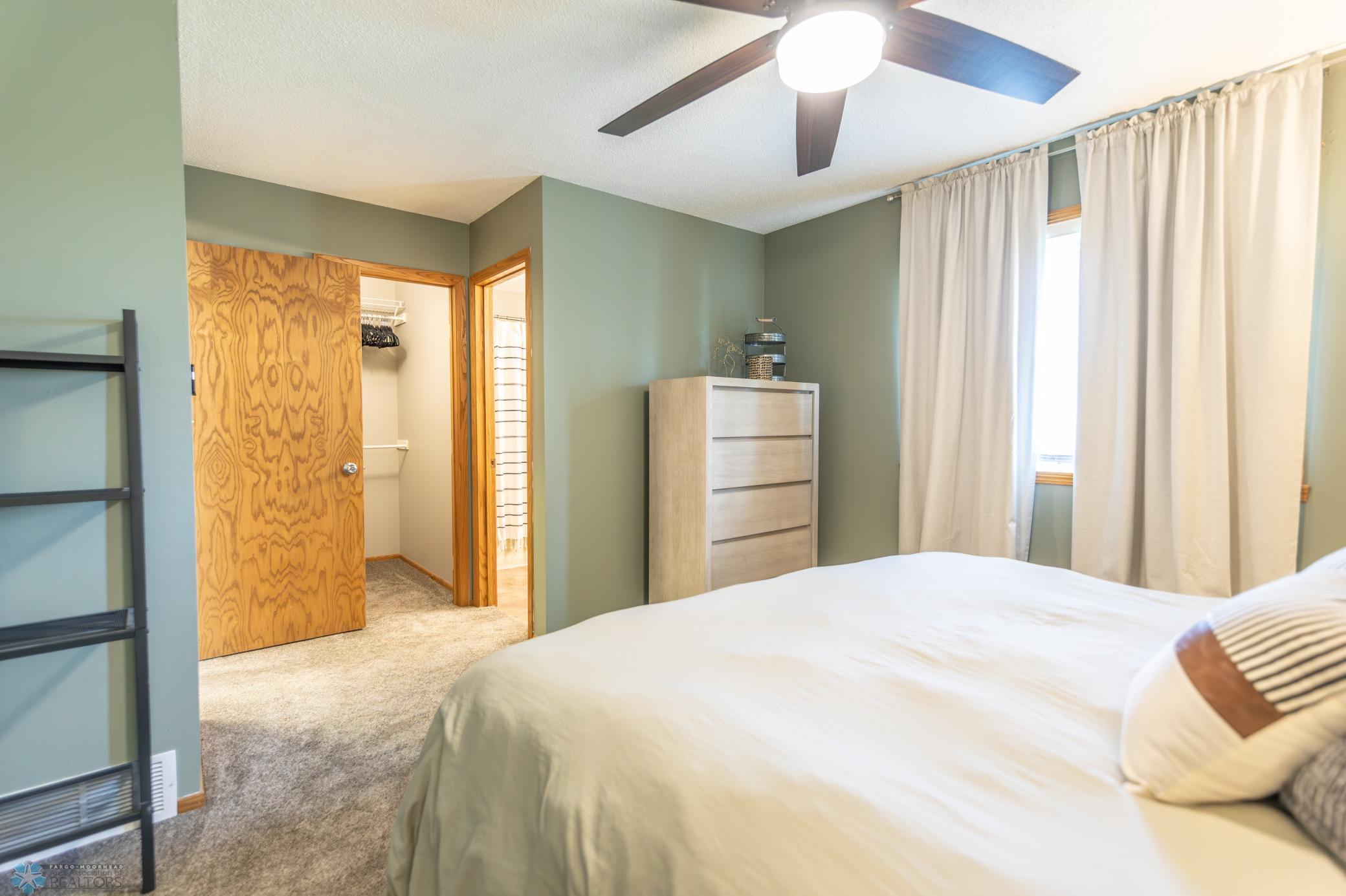 Fargo, North Dakota 58104, United States, 4 Bedrooms Bedrooms, ,3 BathroomsBathrooms,Residential,Active,159022