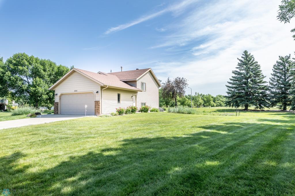 Fargo, North Dakota 58104, United States, 4 Bedrooms Bedrooms, ,3 BathroomsBathrooms,Residential,Active,159022