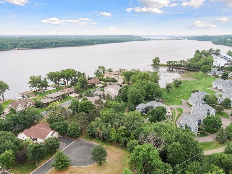560 Lakeside Bay Drive, Bayport, Minnesota image 4