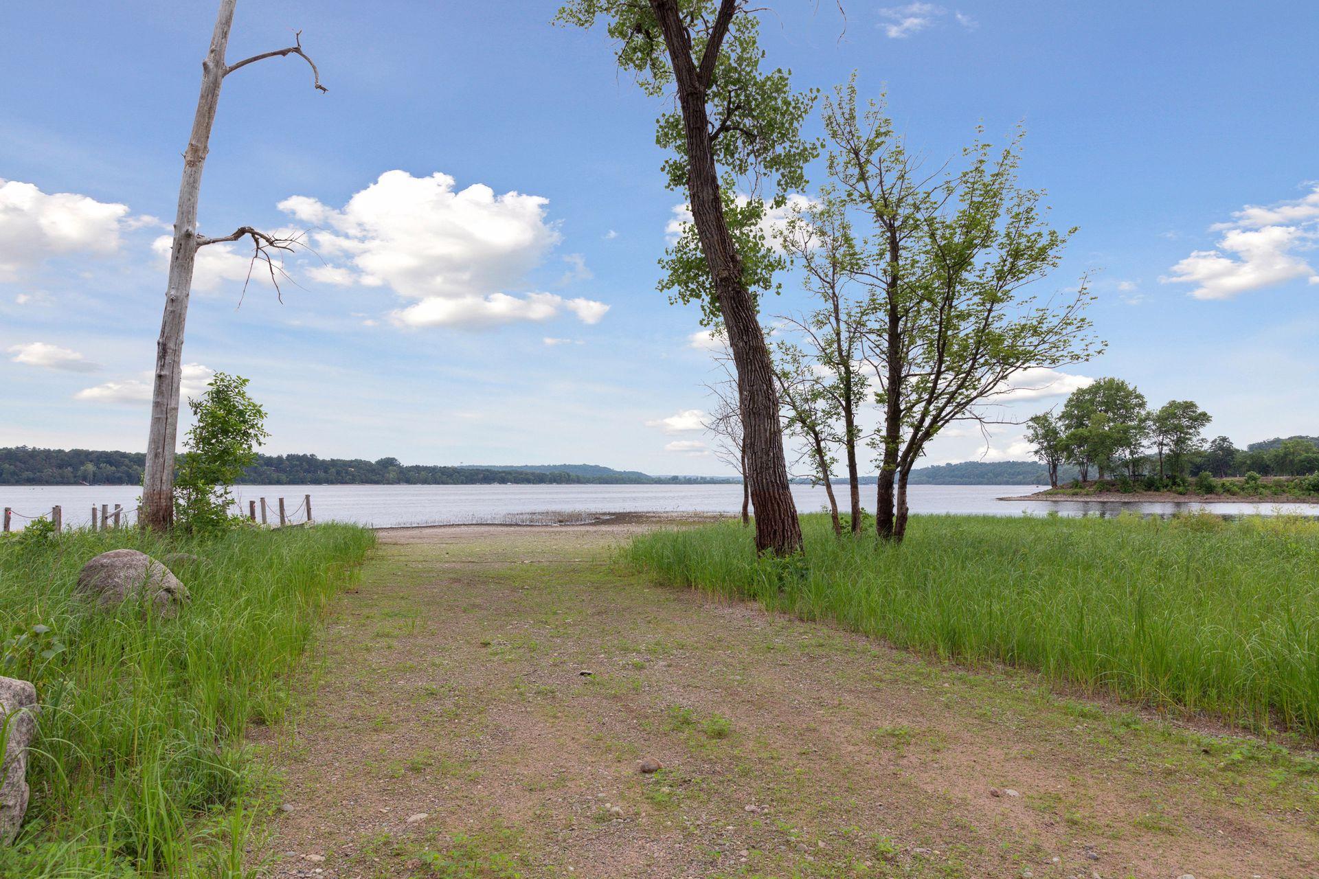 560 Lakeside Bay Drive, Bayport, Minnesota image 26
