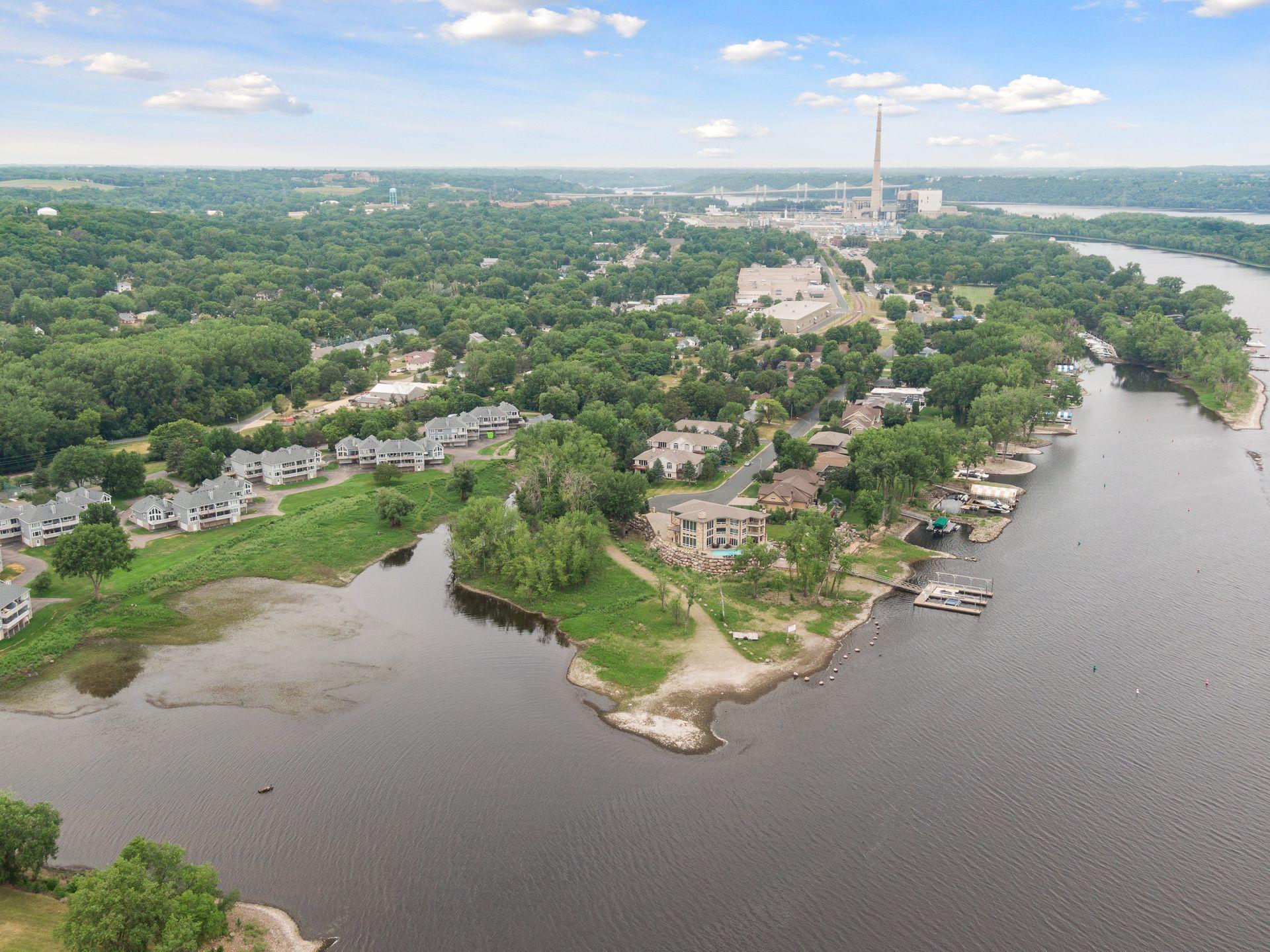 560 Lakeside Bay Drive, Bayport, Minnesota image 1