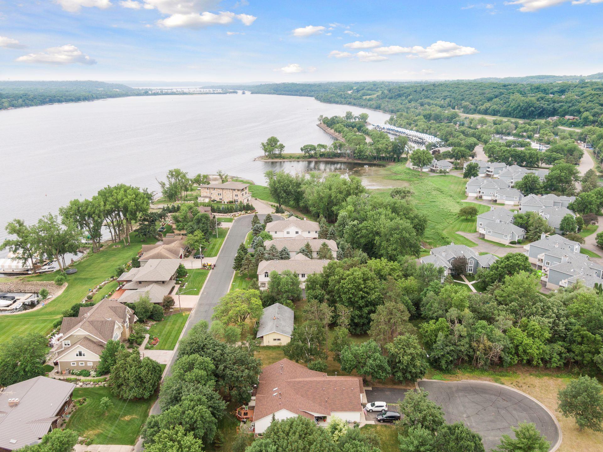 560 Lakeside Bay Drive, Bayport, Minnesota image 3