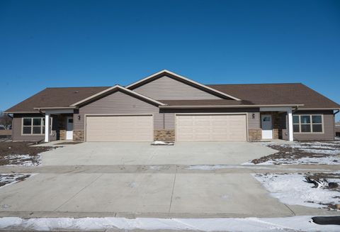 Townhouse For Sale - 2214 Red Bird Lane<br/> Fairmont, MN 56031