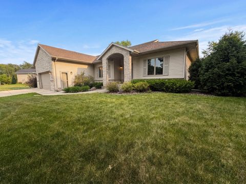 Homes For Sale - 1955 Lemond Place<br/> Owatonna, MN 55060