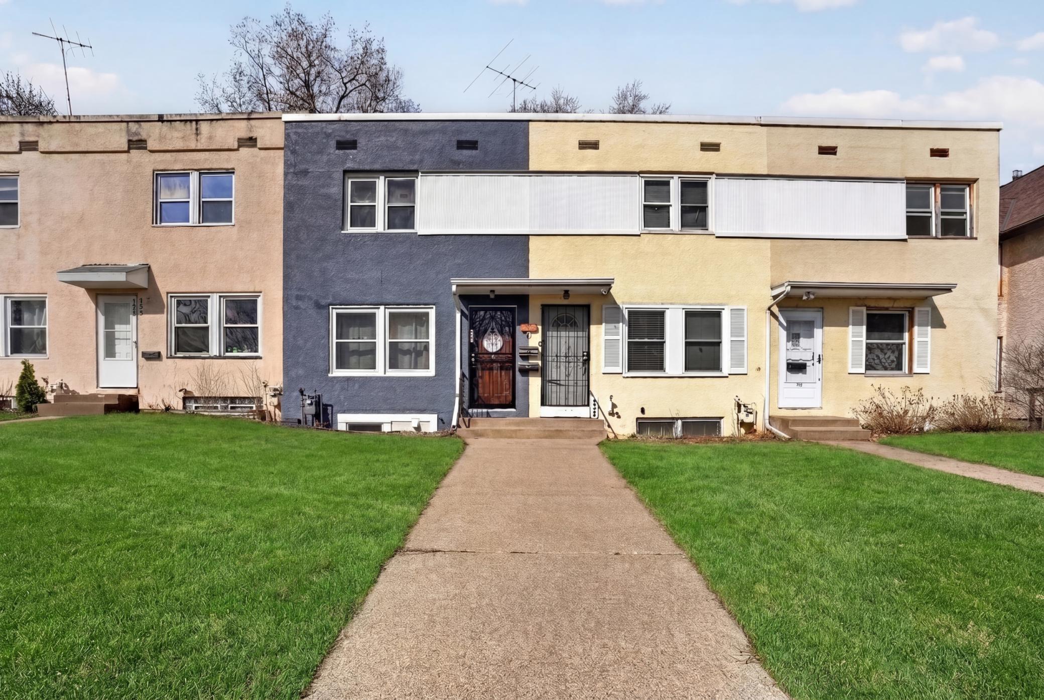 Welcome home to 332 1st Ave S