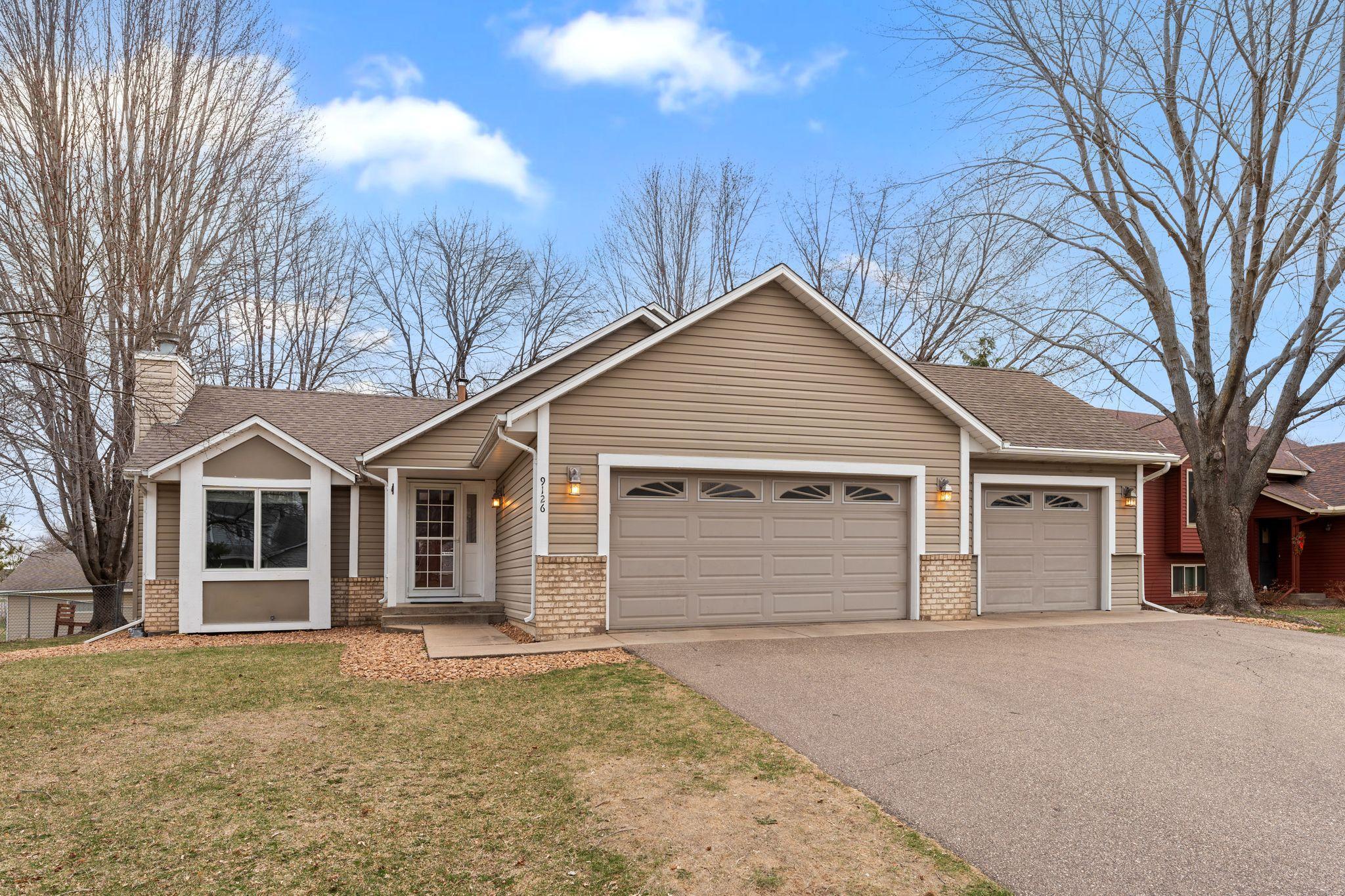 9126 73rd Street, Cottage Grove, Minnesota image 1