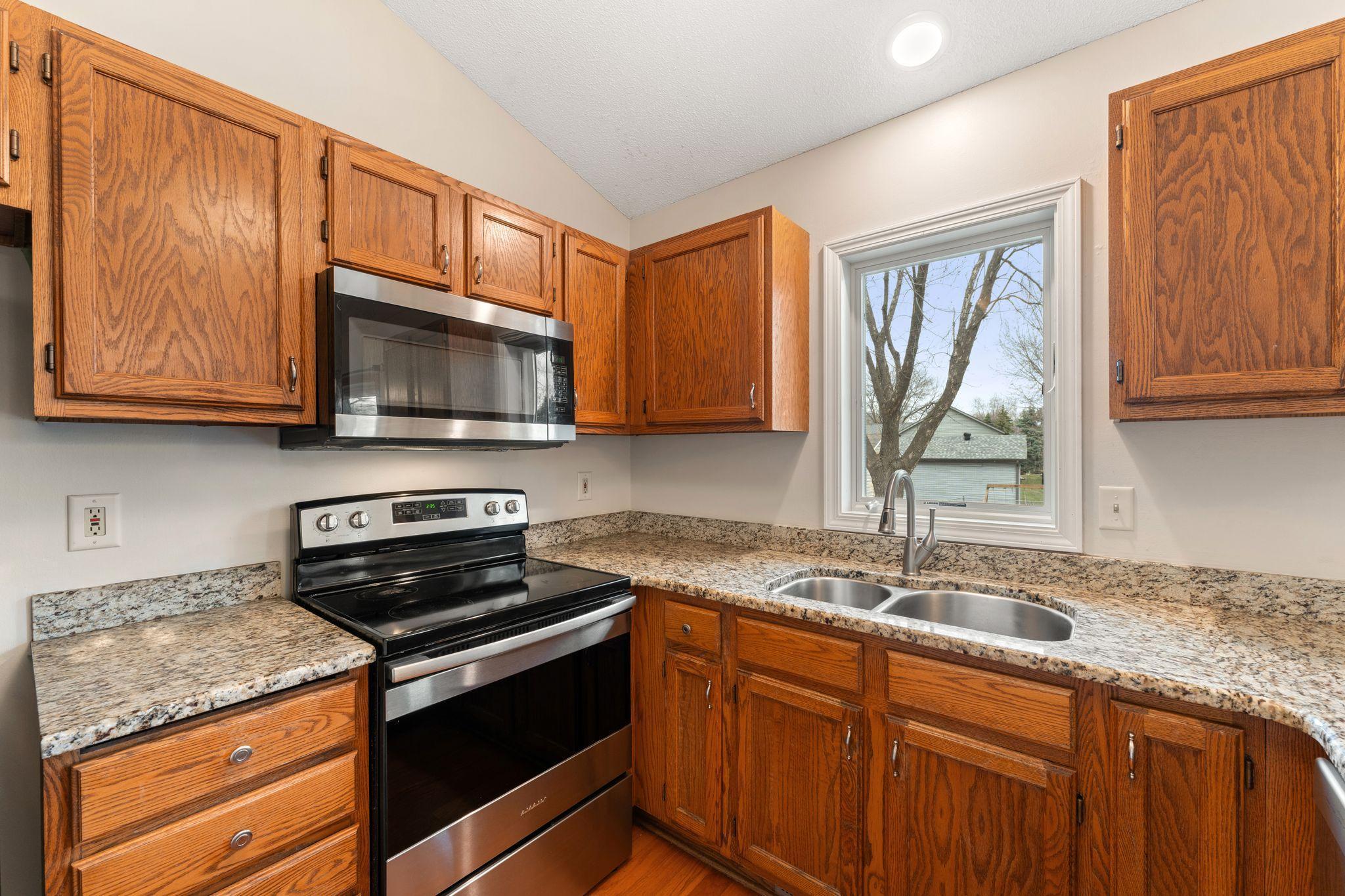 9126 73rd Street, Cottage Grove, Minnesota image 11