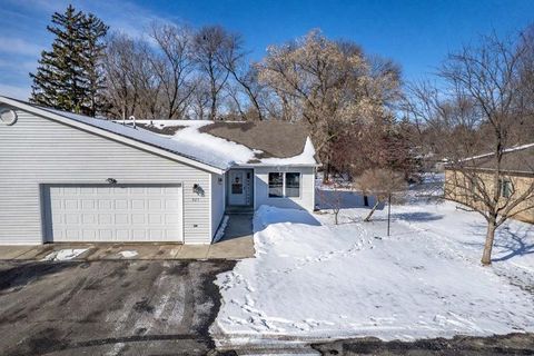 Townhouse For Sale - 925 E Cavour Avenue<br/> Fergus Falls, MN 56537