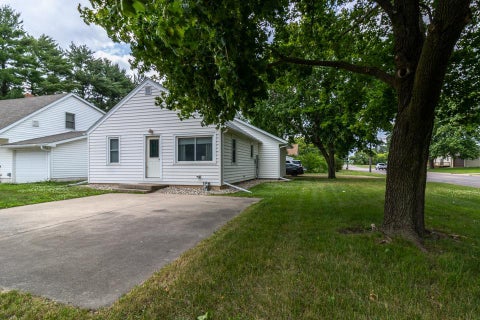 Homes For Sale - 903 2nd Street<br/> Watonwan County, Madelia, MN 56062