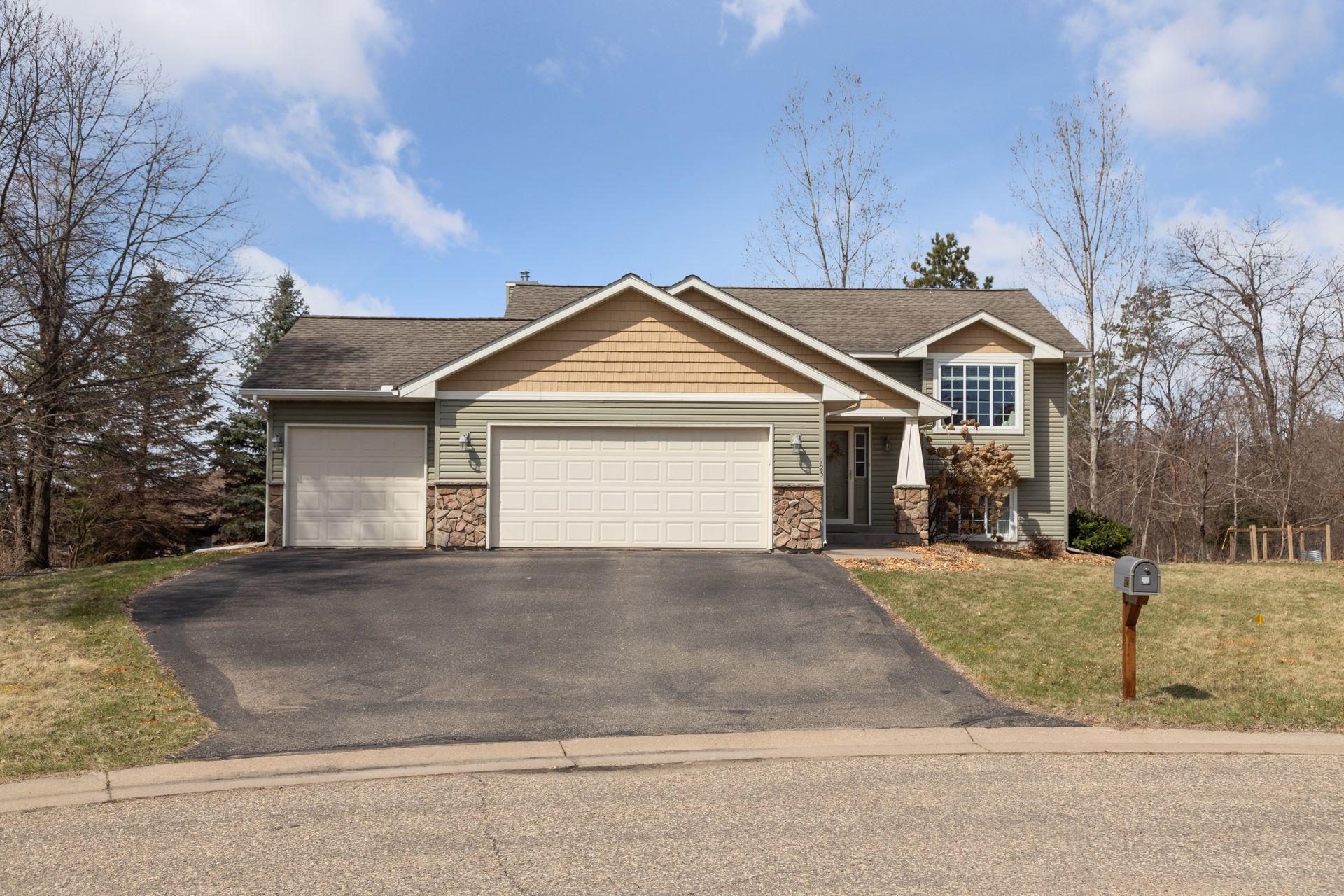 925 Crown Court, Hudson, Wisconsin image 1
