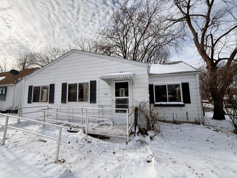 Apartment For Sale - 611 14th Street<br/> Mower County, Austin, MN 55912