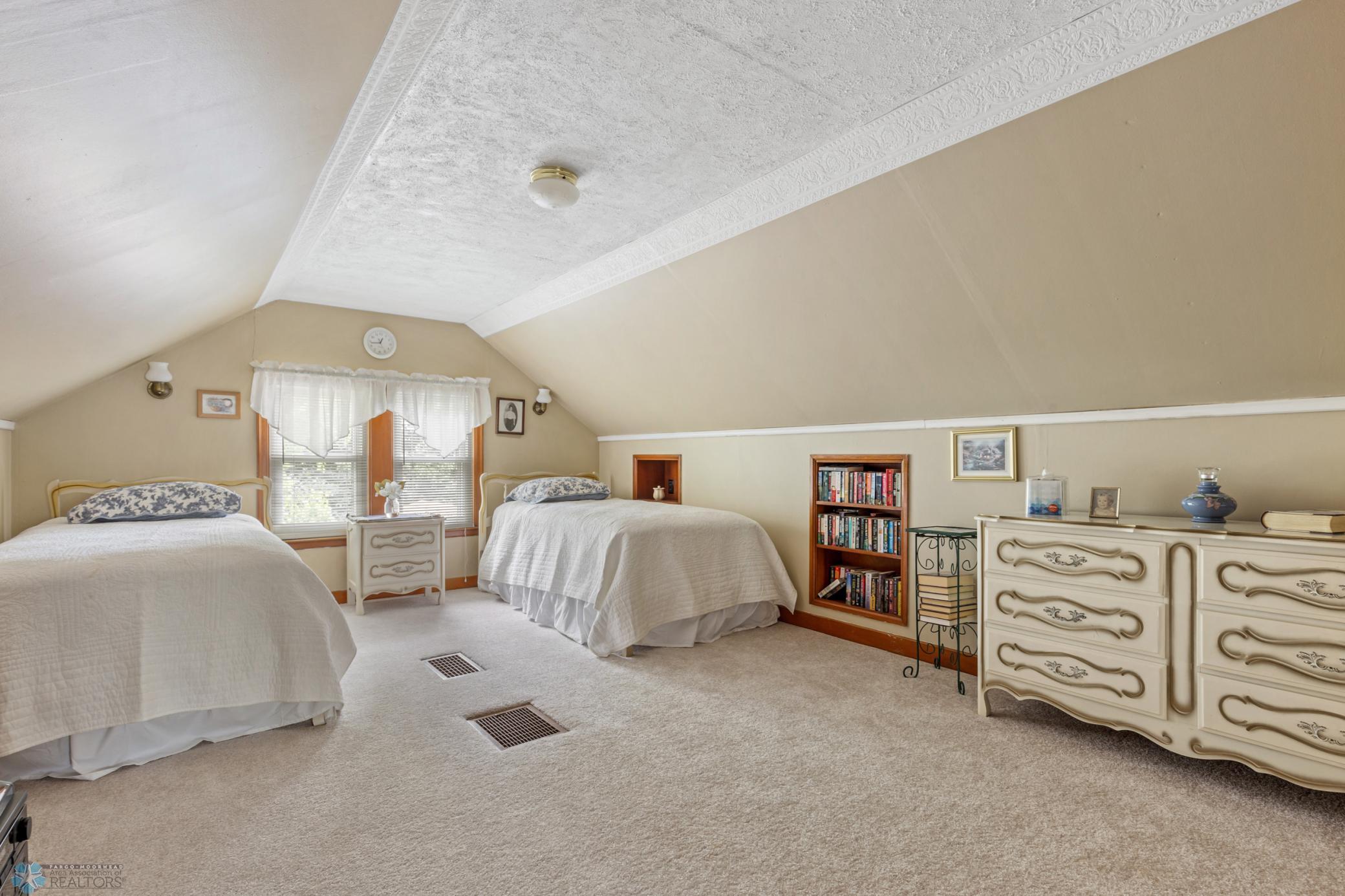 454 Oakland Avenue, Fargo, North Dakota image 20