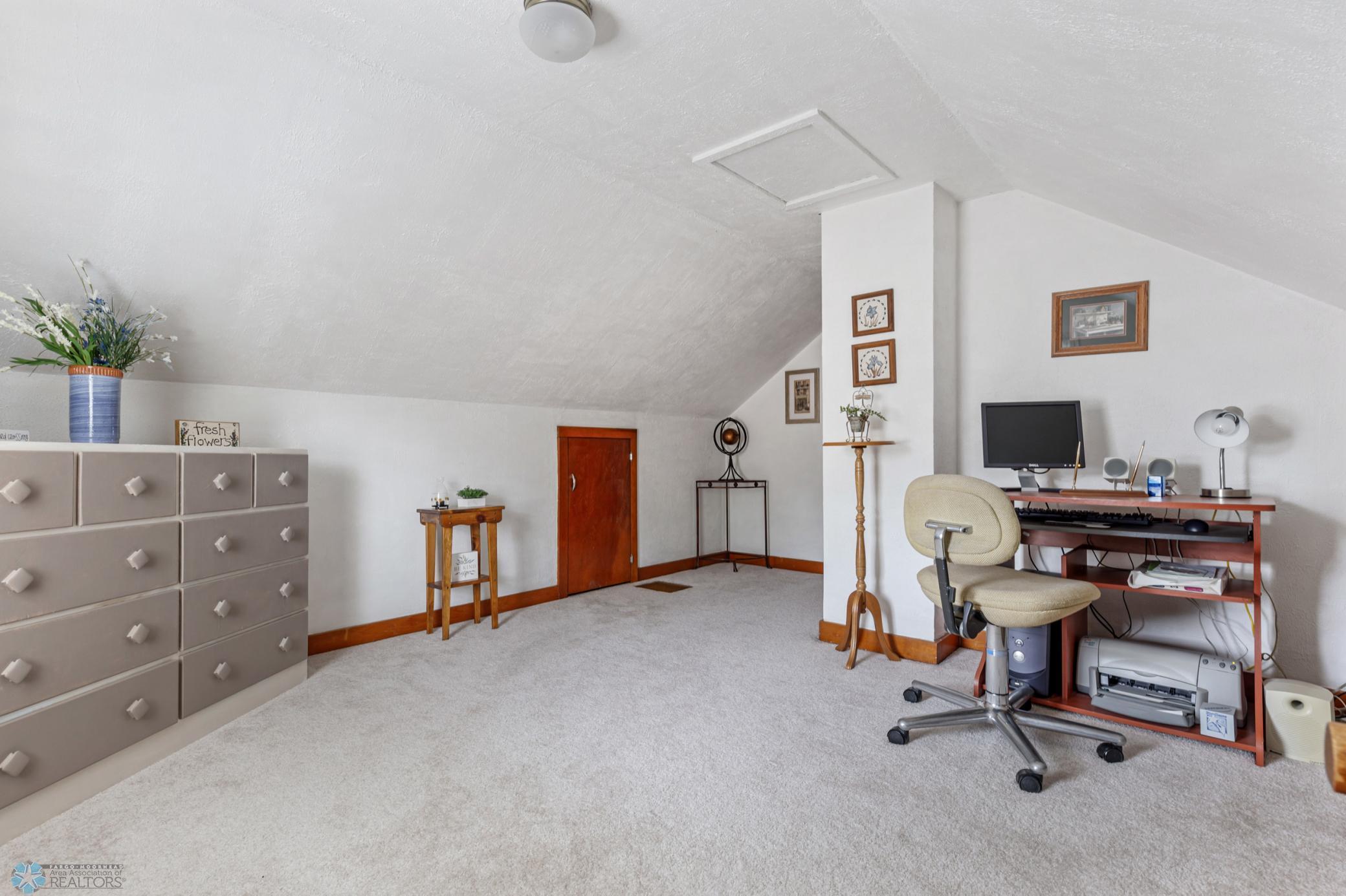 454 Oakland Avenue, Fargo, North Dakota image 19