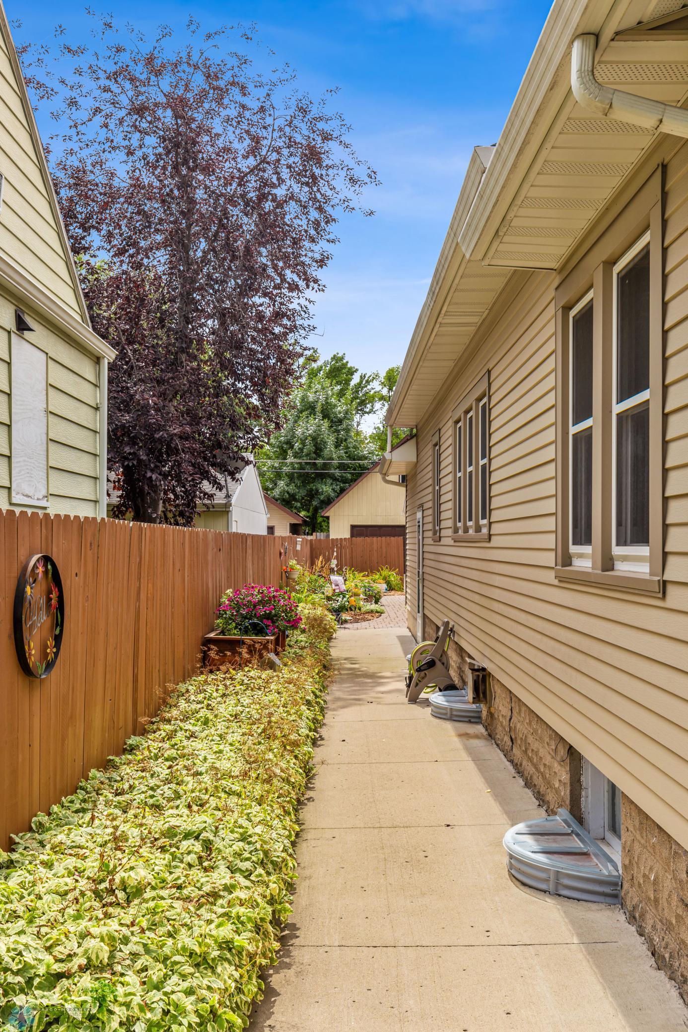 454 Oakland Avenue, Fargo, North Dakota image 6