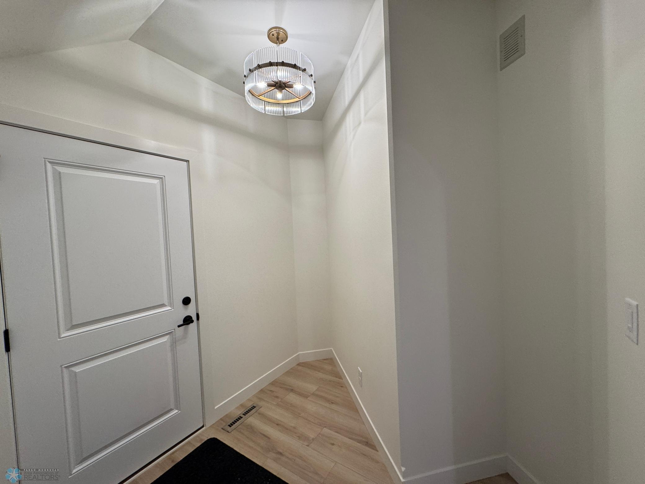 West Fargo, North Dakota 58078, United States, 3 Bedrooms Bedrooms, ,3 BathroomsBathrooms,Residential,Pending,121652