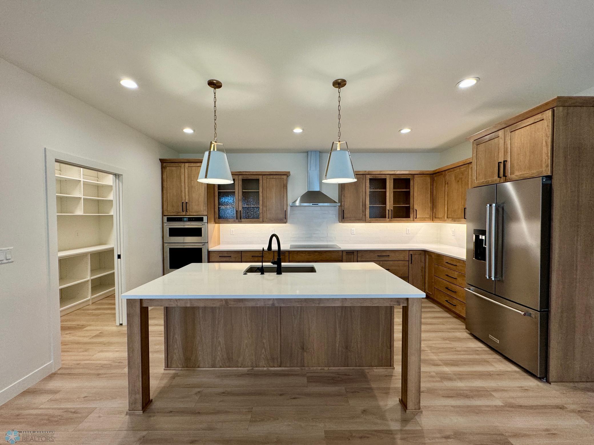 West Fargo, North Dakota 58078, United States, 3 Bedrooms Bedrooms, ,3 BathroomsBathrooms,Residential,Pending,121652