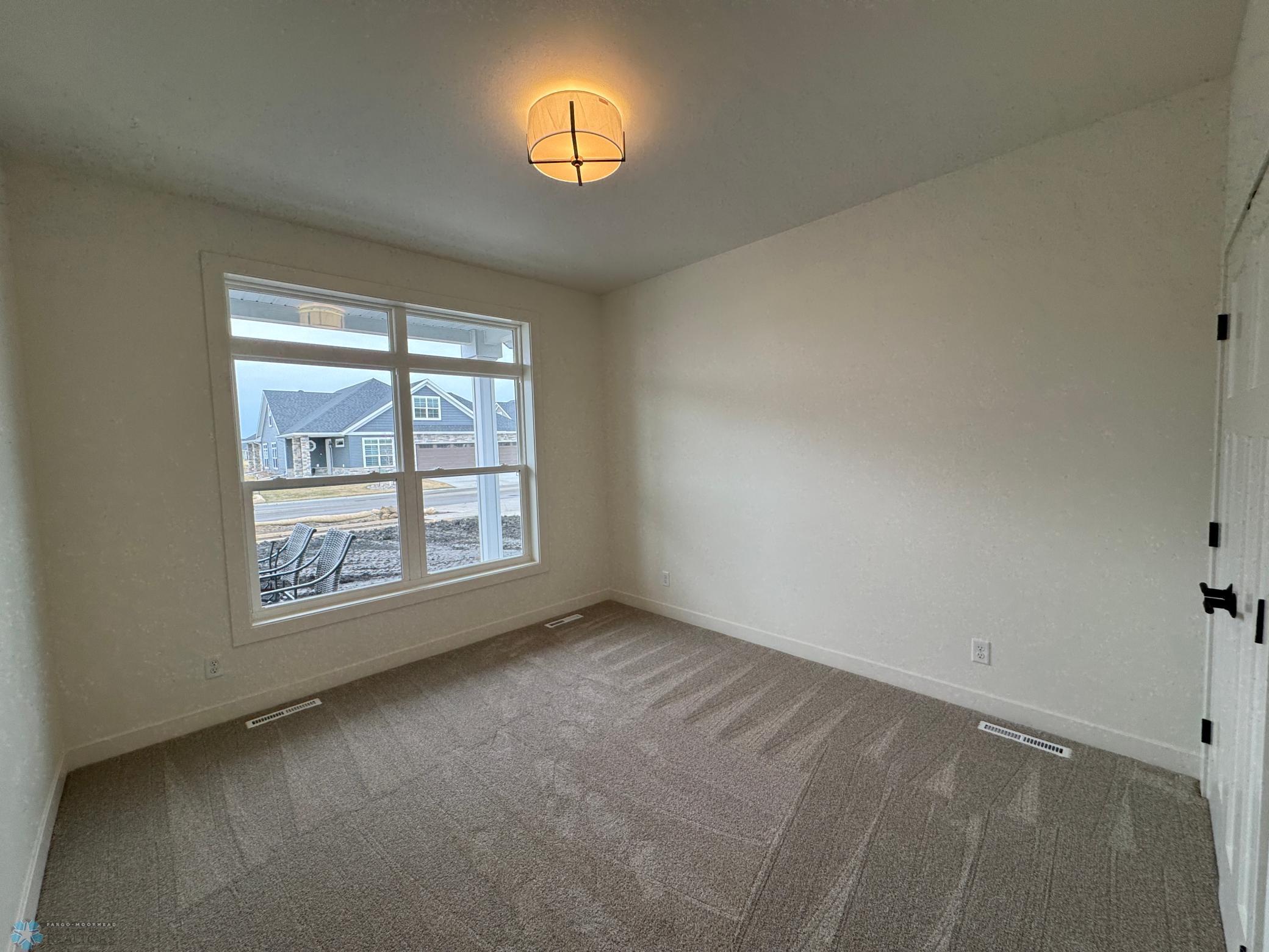 West Fargo, North Dakota 58078, United States, 3 Bedrooms Bedrooms, ,3 BathroomsBathrooms,Residential,Pending,121652