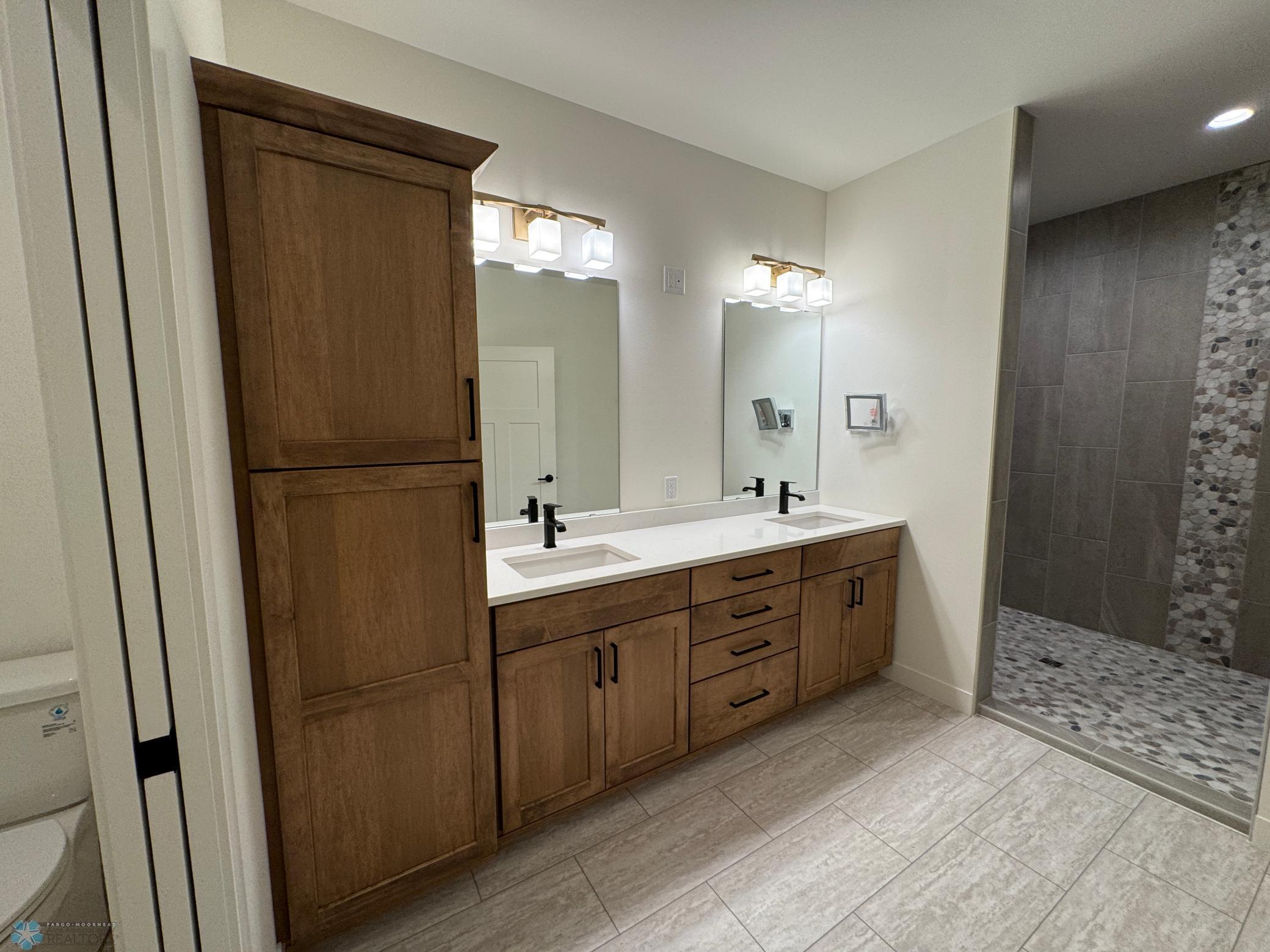 West Fargo, North Dakota 58078, United States, 3 Bedrooms Bedrooms, ,3 BathroomsBathrooms,Residential,Pending,121652