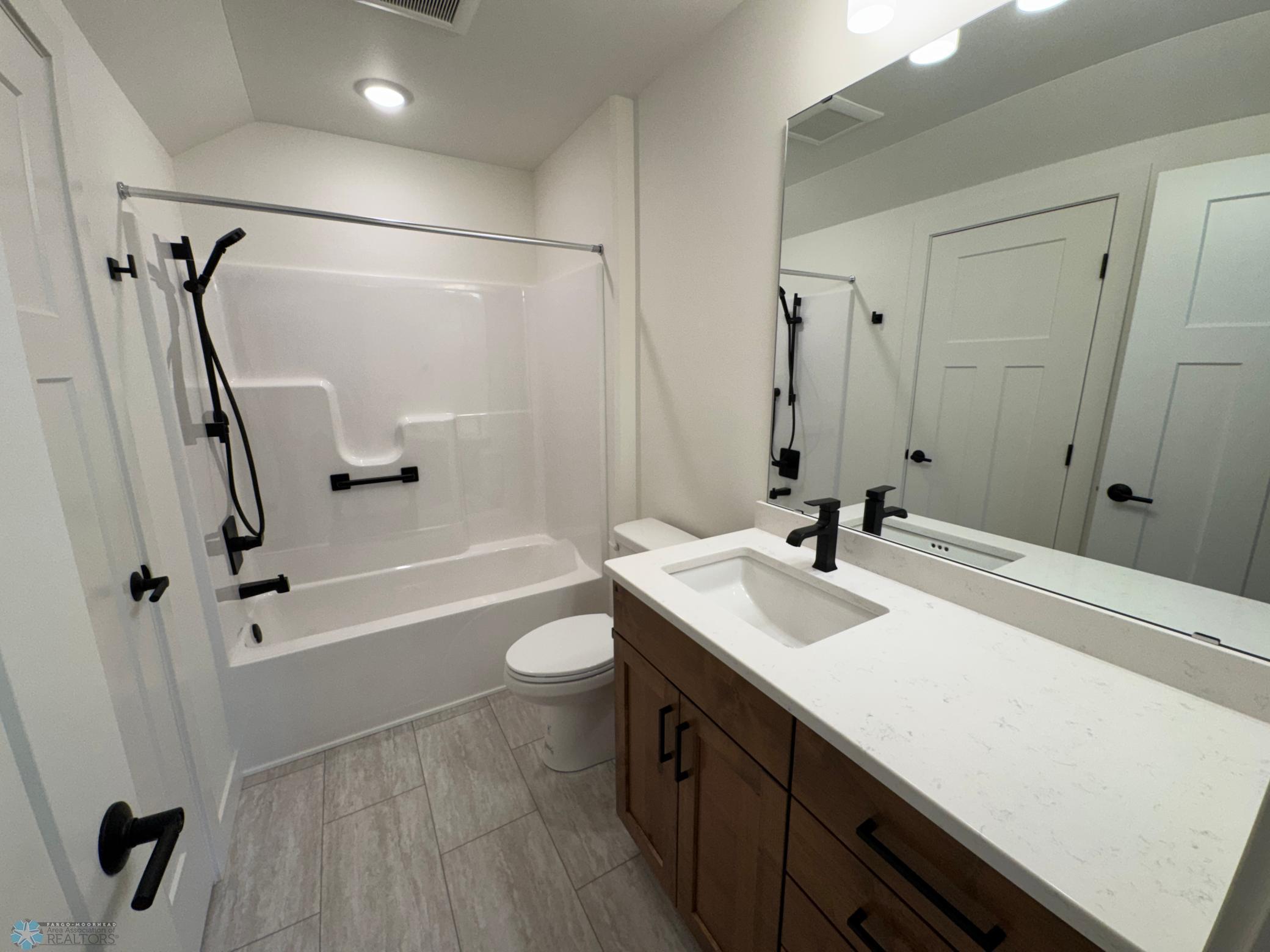 West Fargo, North Dakota 58078, United States, 3 Bedrooms Bedrooms, ,3 BathroomsBathrooms,Residential,Pending,121652