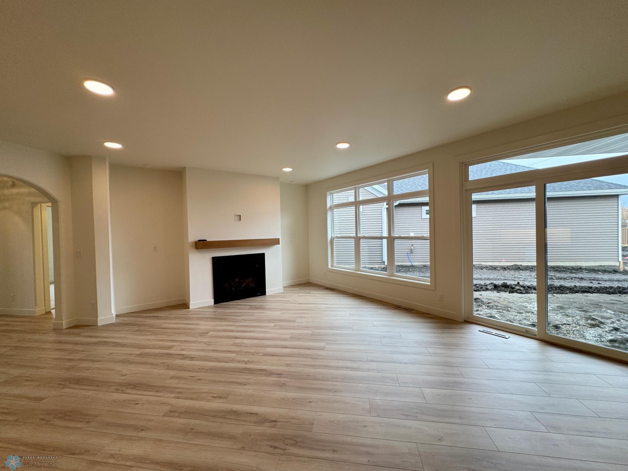 West Fargo, North Dakota 58078, United States, 3 Bedrooms Bedrooms, ,3 BathroomsBathrooms,Residential,Pending,121652