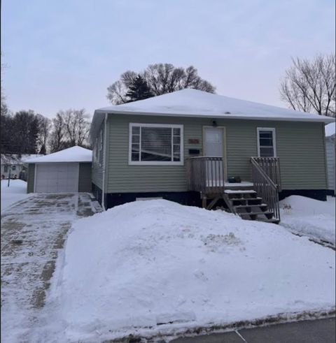 Homes For Sale - 1625 9th Avenue<br/> Cass County, Fargo, ND 58103