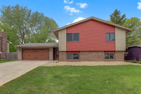 Homes For Sale - 2566 Cochrane Drive<br/> Washington County, Woodbury, MN 55125