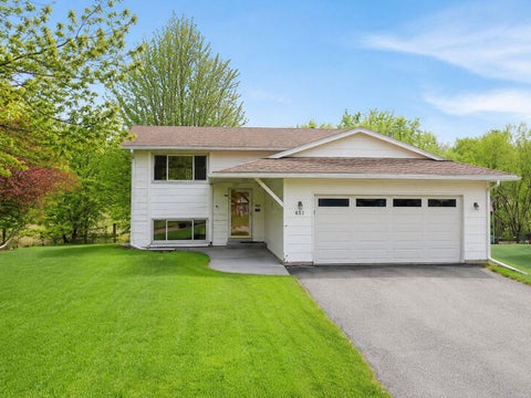 Homes For Sale - 651 Dresden Drive<br/> Chaska, MN 55318