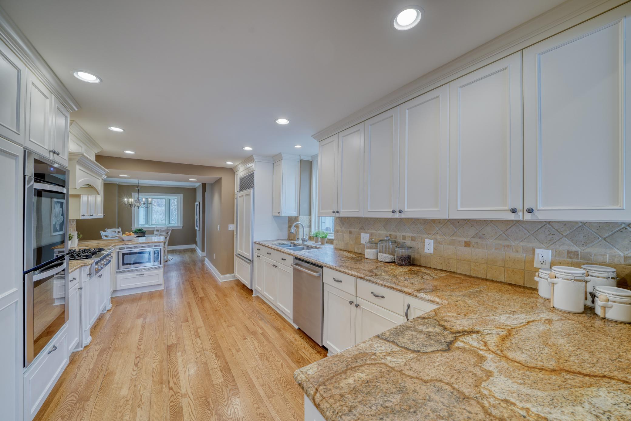 2765 Casco Point Road, Wayzata, Minnesota image 10