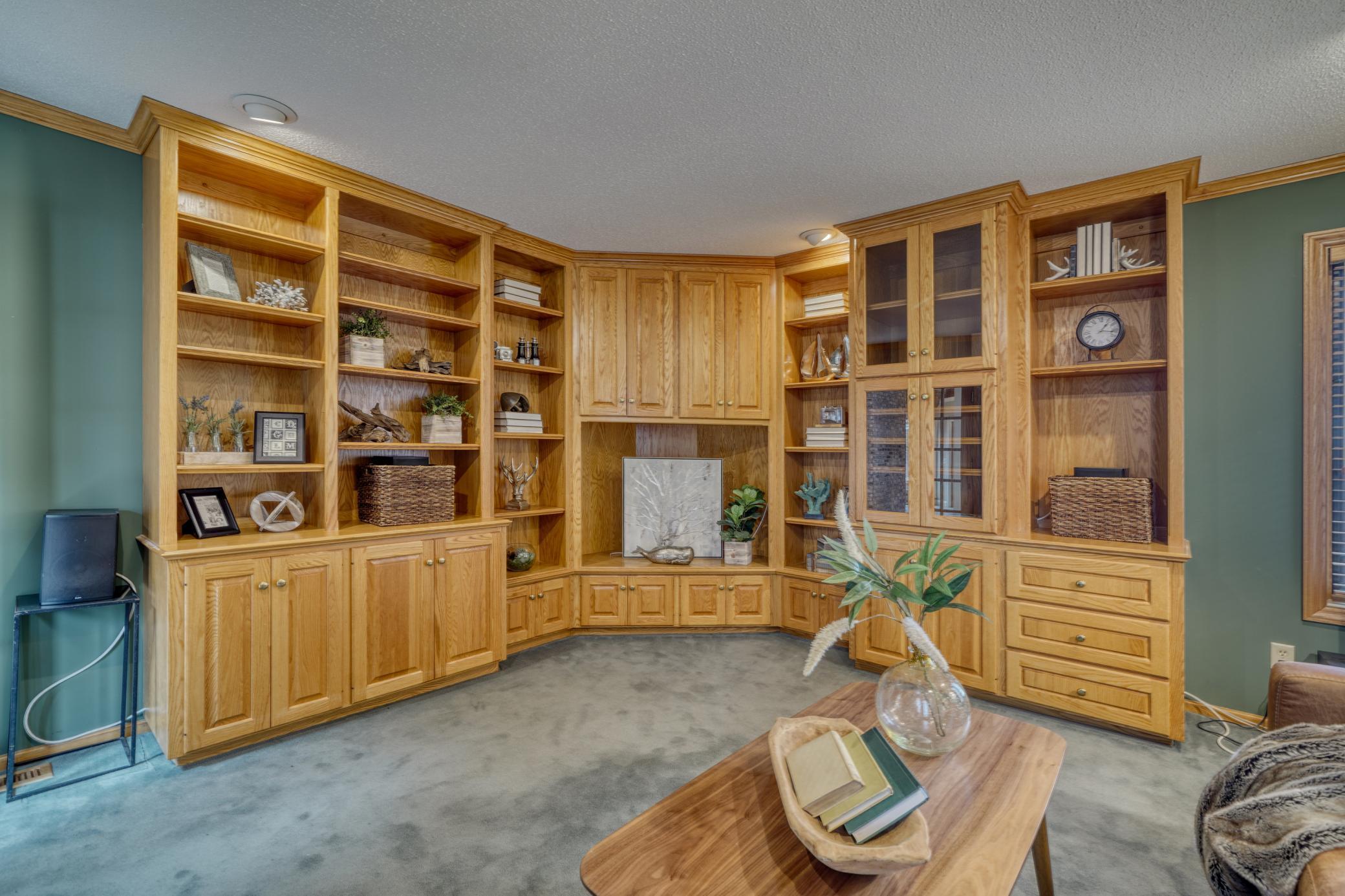 2765 Casco Point Road, Wayzata, Minnesota image 28
