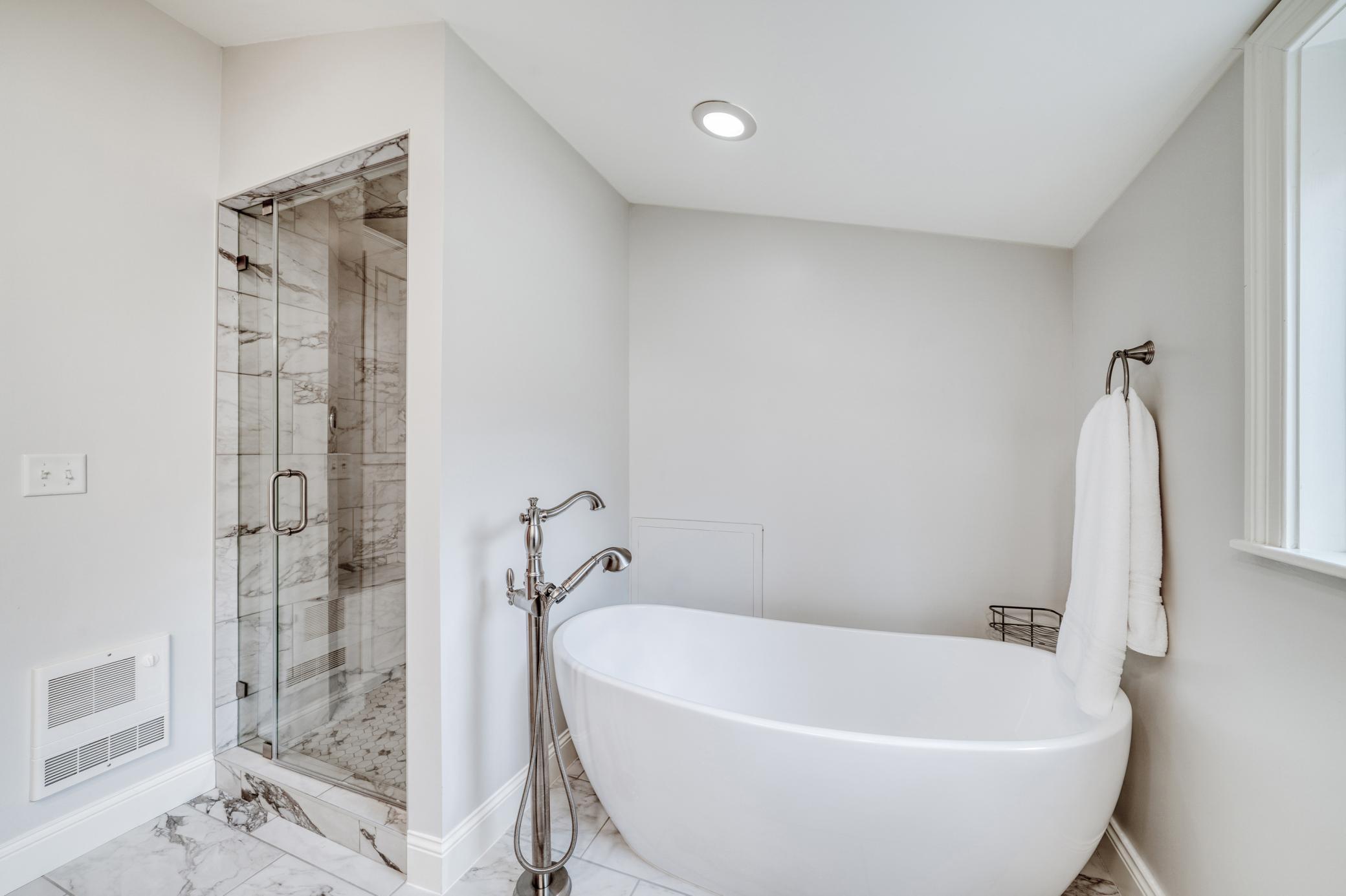 2765 Casco Point Road, Wayzata, Minnesota image 22