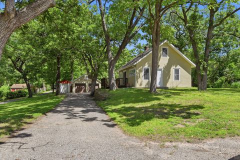 Homes For Sale - 814 Minnesota Boulevard<br/> Saint Cloud, MN 56304