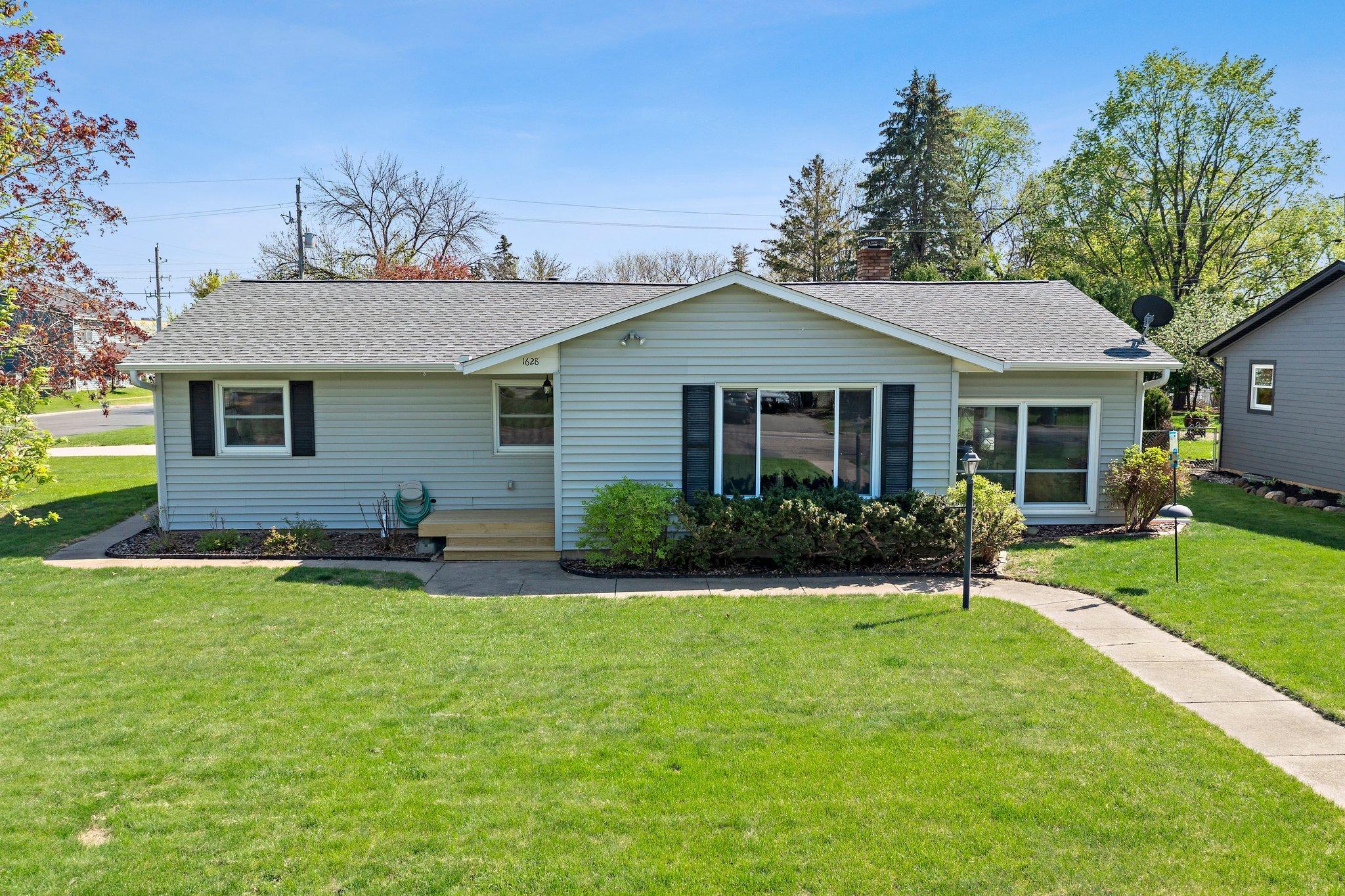 1628 Summer Street, Hudson, Wisconsin image 25