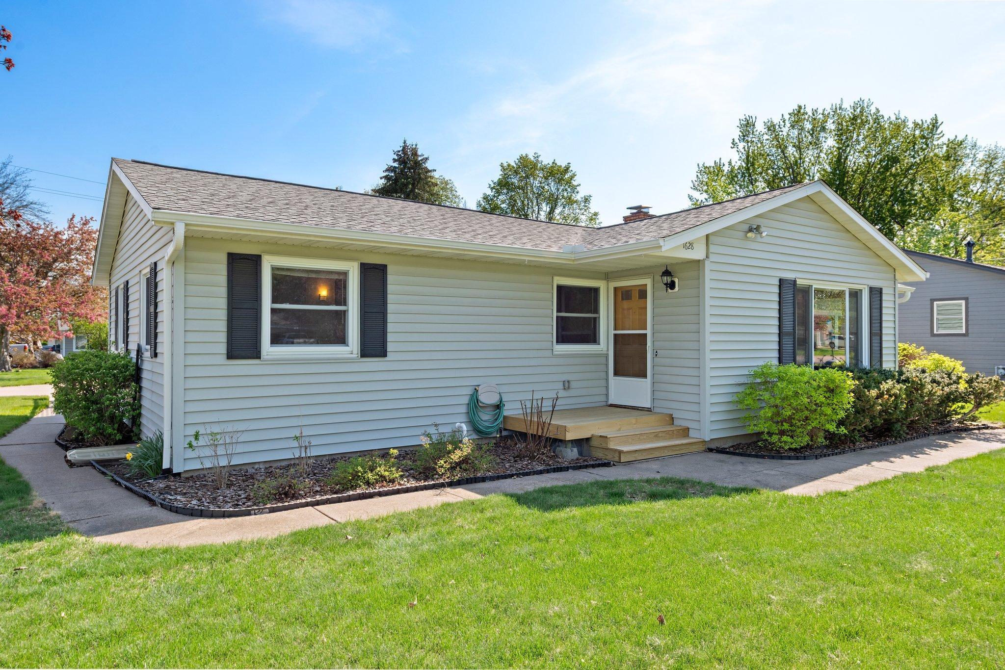 1628 Summer Street, Hudson, Wisconsin image 1