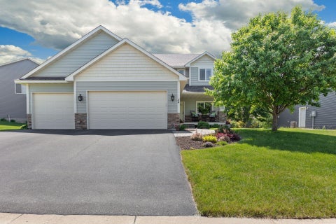 Homes For Sale - 34 Windsor Wood Path<br/> Hudson, WI 54016