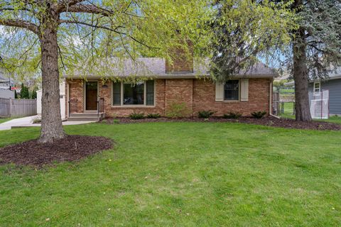 Homes For Sale - 5928 Chowen Avenue<br/> Edina, MN 55410