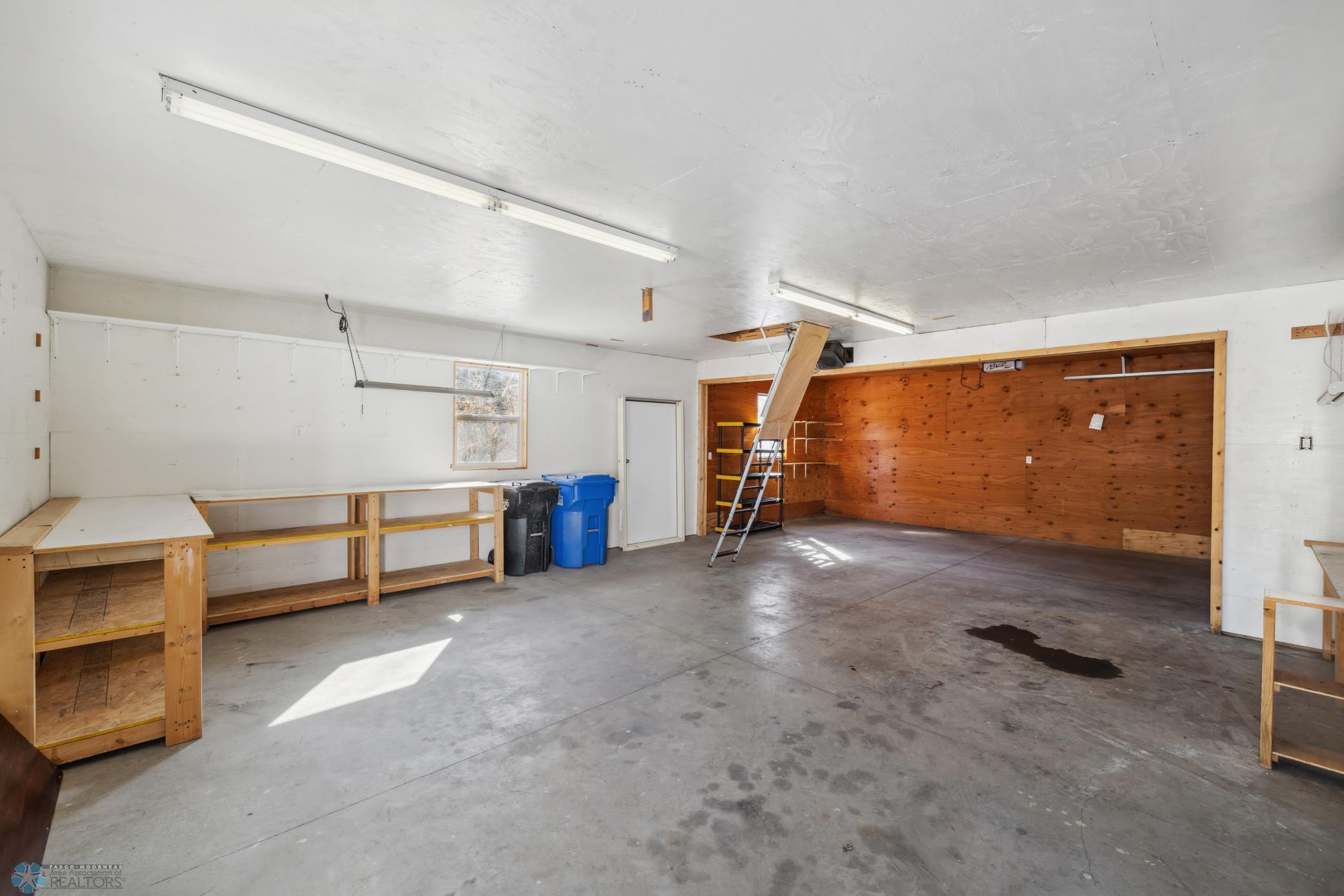 Fargo, North Dakota 58102, United States, 6 Bedrooms Bedrooms, ,3 BathroomsBathrooms,Residential,Pending,60039