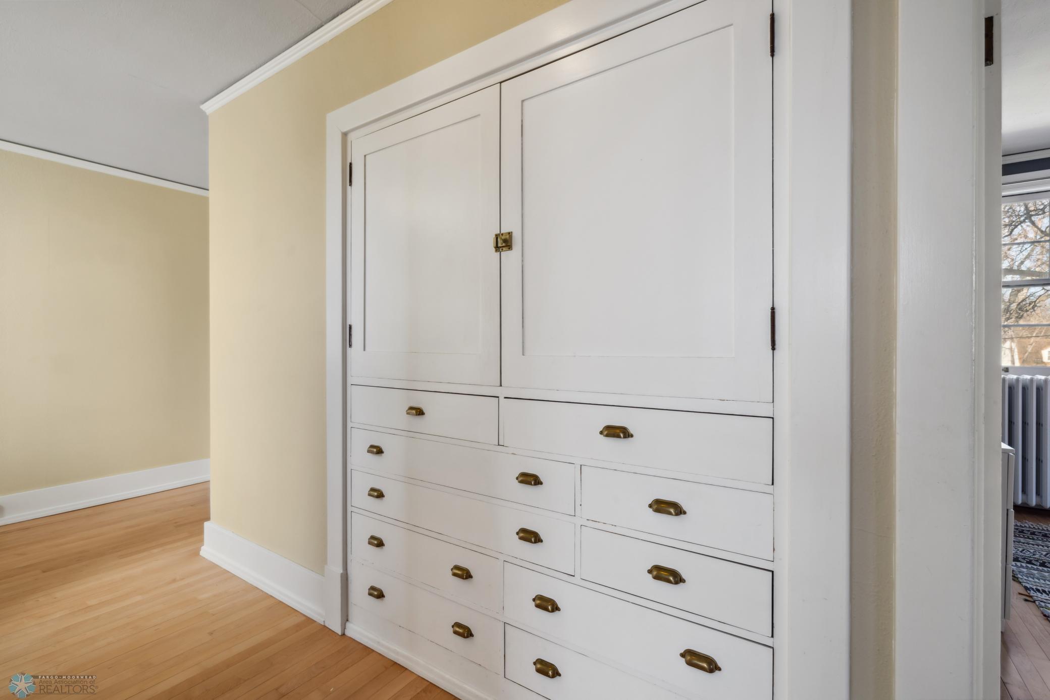 Fargo, North Dakota 58102, United States, 6 Bedrooms Bedrooms, ,3 BathroomsBathrooms,Residential,Pending,60039