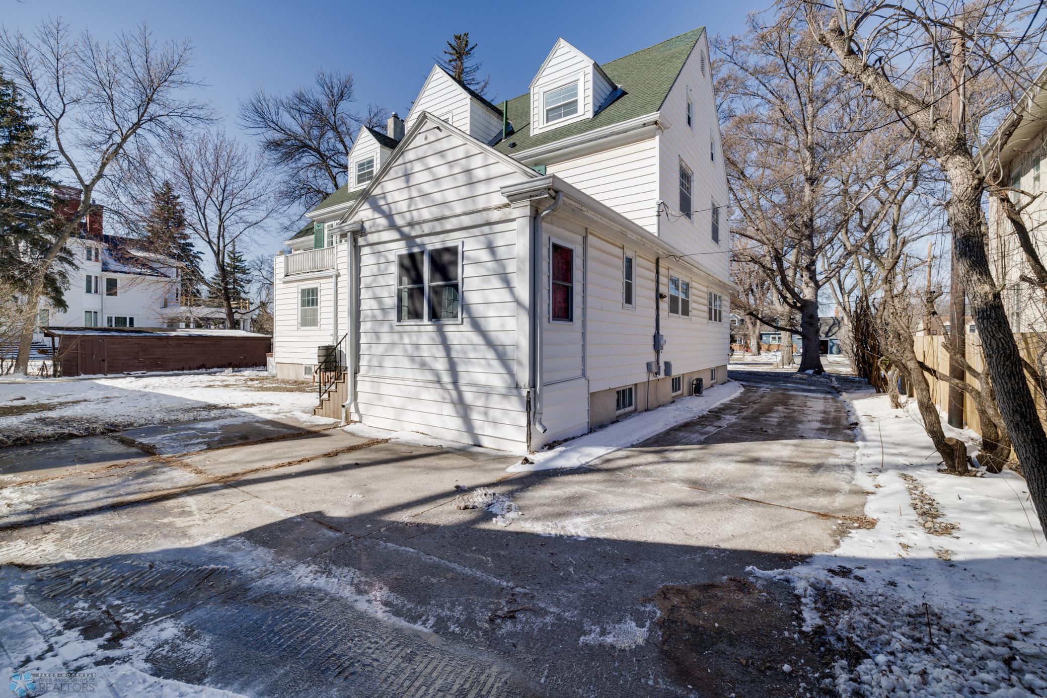 Fargo, North Dakota 58102, United States, 6 Bedrooms Bedrooms, ,3 BathroomsBathrooms,Residential,Pending,60039