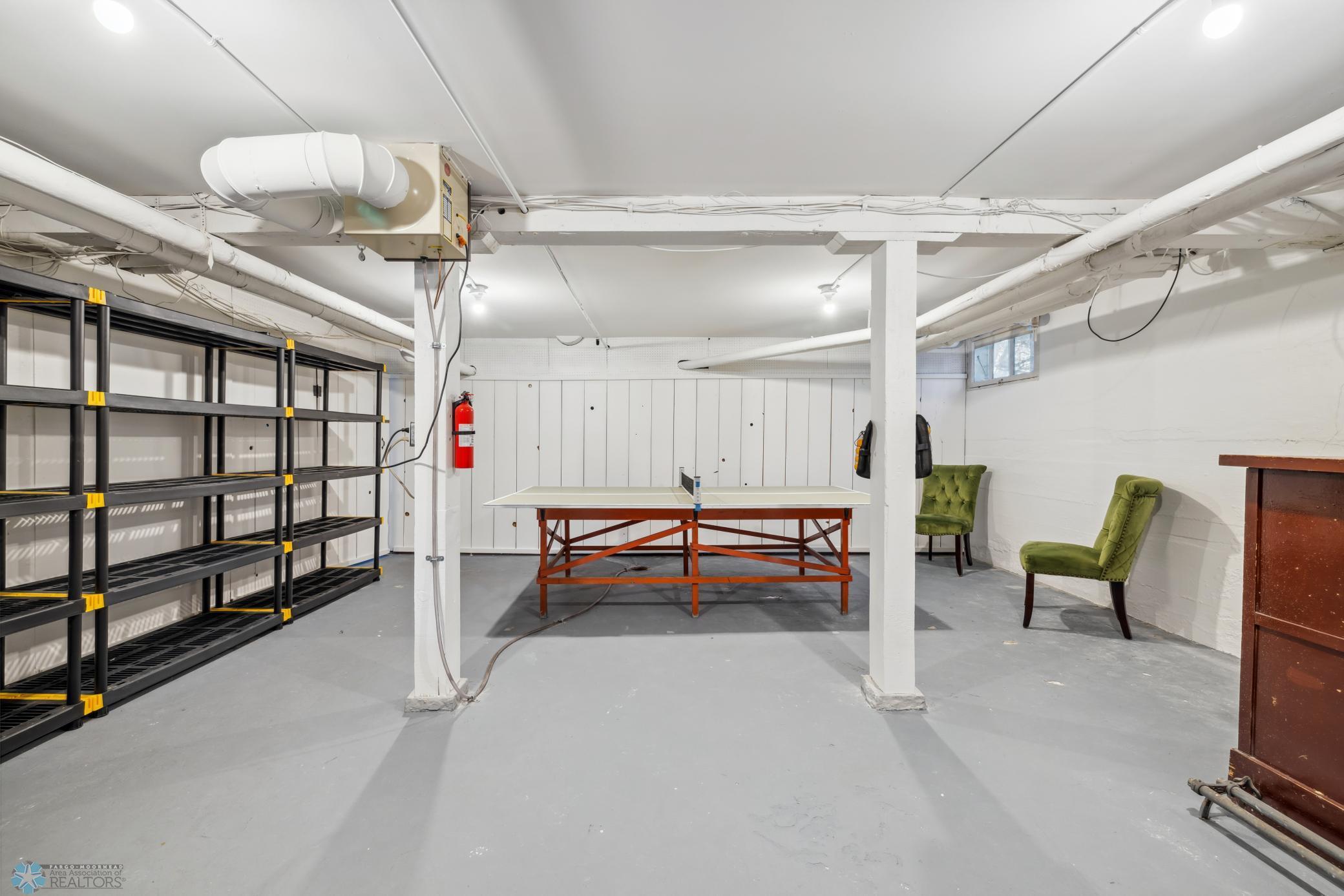 Fargo, North Dakota 58102, United States, 6 Bedrooms Bedrooms, ,3 BathroomsBathrooms,Residential,Pending,60039