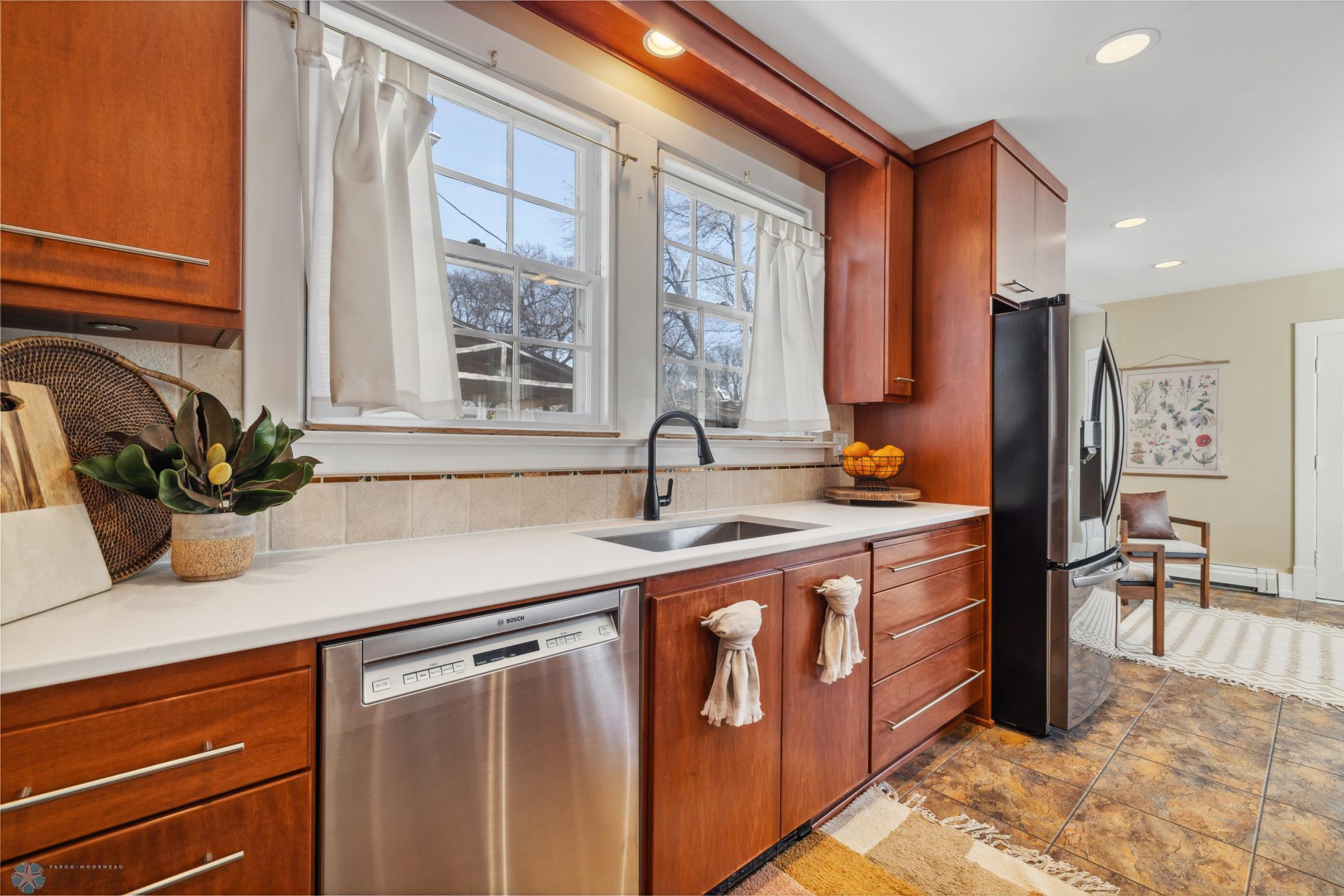 Fargo, North Dakota 58102, United States, 6 Bedrooms Bedrooms, ,3 BathroomsBathrooms,Residential,Pending,60039