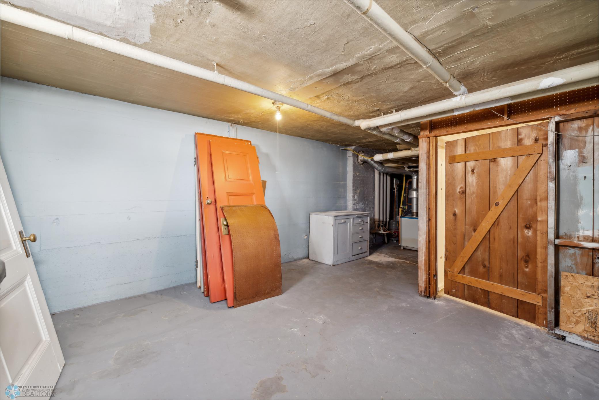 Fargo, North Dakota 58102, United States, 6 Bedrooms Bedrooms, ,3 BathroomsBathrooms,Residential,Pending,60039